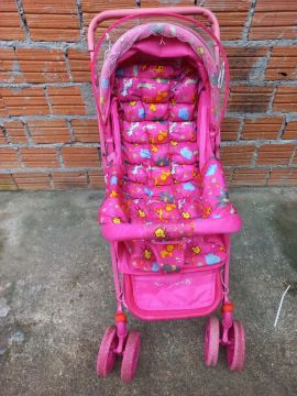 Carrinho de bebê feminino 