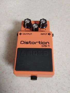 Pedal de Distorção Boss DS-1
