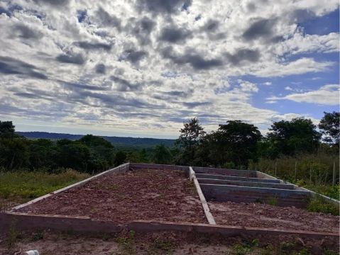Terreno com fundação para construção