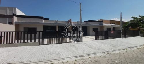 CASA ALTO PADRÃO COM PISCINA NO BALNEÁRIO SANTA TEREZINHA!!!