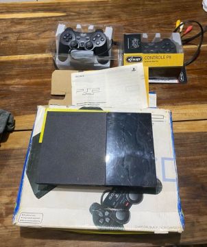 playstation 2 desbloqueado com 2 controles