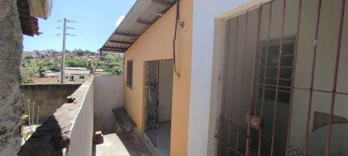 Vendo duas ótimas casas na Villa torres Galvão 