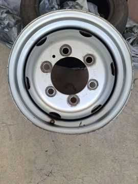 Roda de caminhão Iveco aro 16