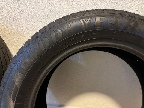Pneus Goodyear 225/60 R18