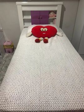 Cama com Cabeceira e Prateleira
