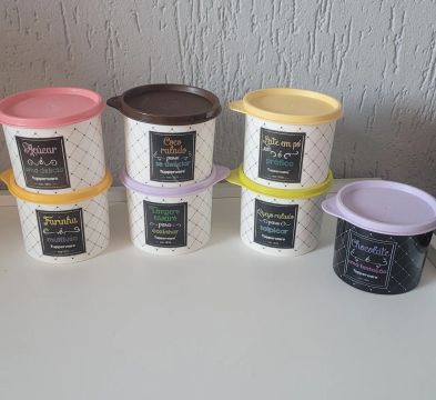 Potes para mantimentos da Tupperware 