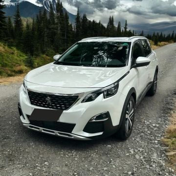 Peugeot 5008 ano 2019 IPVA pago pneus novos