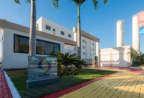 Procuro menina para dividir apartamento no Flora 