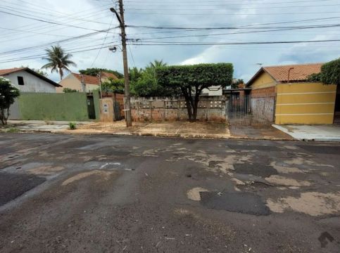 600 m² - Terreno/casa à venda em ótima localização!