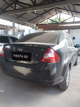 Ford fiesta sedan 1.6
