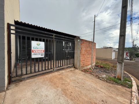 CASA A VENDA NO JARDIM PRIMAVERA EM APUCARANA