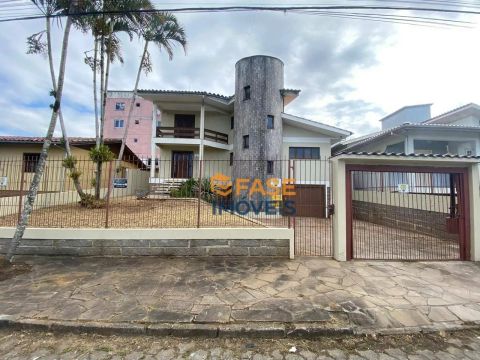 Casa de Alvenaria com 4 dormitórios sendo 1 suíte à venda, 223,39 m² por R$ 735.686,05 - P