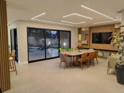 Casa à venda no Condomínio de alto padrão no Jardim do Golfe Mobiliado São José dos Campos