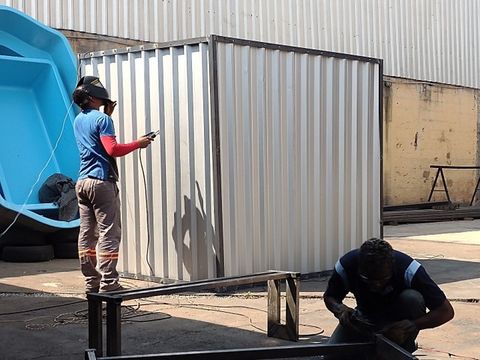Container depósito obra . Ou escritório. Ou banheiro.