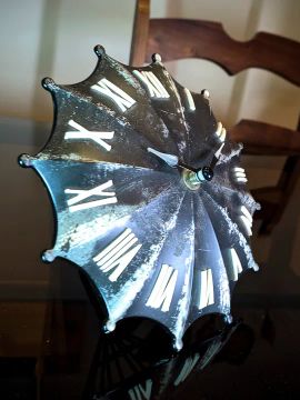 Relógio de Mesa Guarda-Chuva Decorativo (ponteiro/pilha)