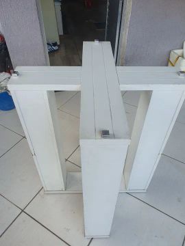 Base de Mesa em Madeira Branca