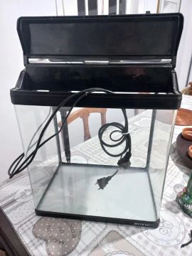 Aquário Boyu Curvo MR-418 37 litros