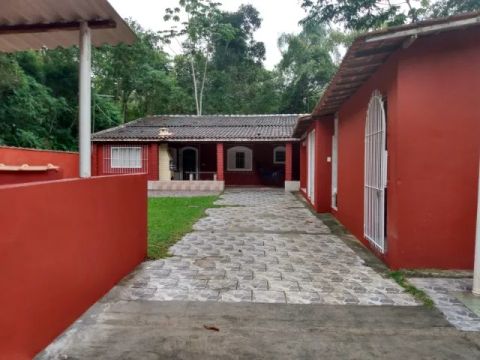 Casa em Caraguatatuba para 15 pessoas com diária A PARTIR de R$50,00 por pessoa