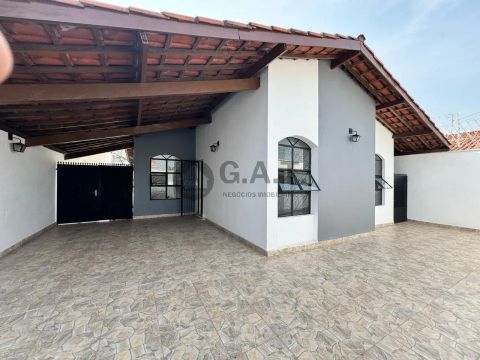 CASA À VENDA NO JARDIM SANTA ROSALIA - SOROCABA/SP