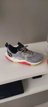 Tênis Under Armour - Masculino - seminovo 