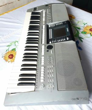 Teclado Yamaha PSR-S710