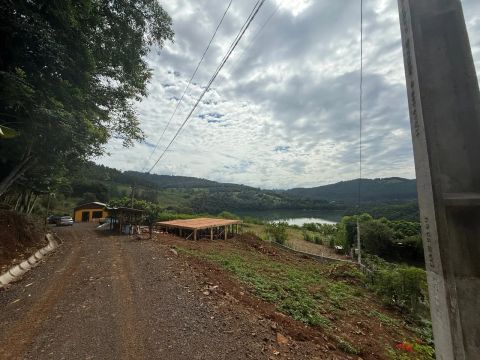 Terreno beira Lago em Itá