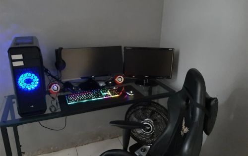 Vendo pc gamer i5, 2 monitores, teclado mecânico.