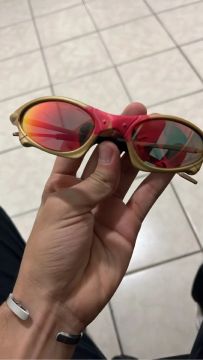 Óculos de sol Oakley  -  modelo  Juliete