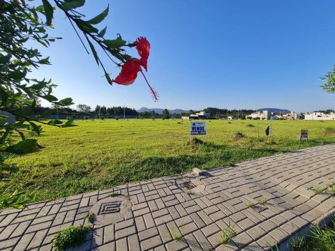 Terreno para venda no condomínio fechado Cidade Universitária