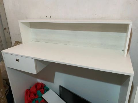 Balcão com gaveta