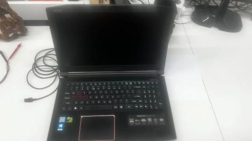 NOTEBOOK GAMER ACER PREDATOR HELIOS 300 I7-7700HQ 16 GB GTX 1060 6GB 2TB 15.6"