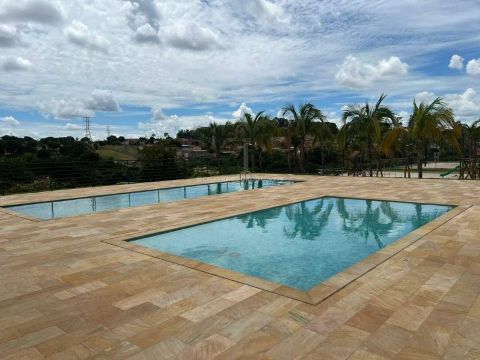 Terreno à venda no condomínio Ayat II, com uma área de 250 m², em Uberaba.