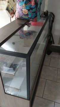 Balcão vitrine seco + balcão prateleira