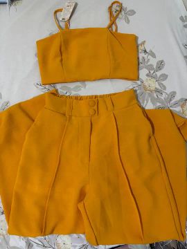 Conjunto Amarelo Calça e Croped