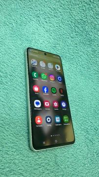 Smartphone Samsung S21 Fe 256g 8g ram.