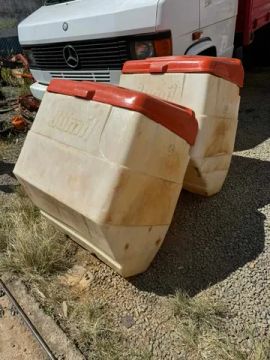 Caixas de adubo e semente Jumil usado