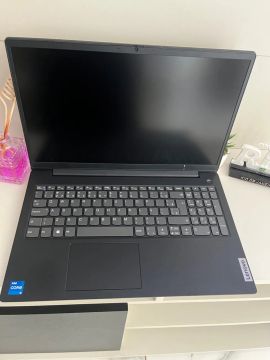 Notebook Lenovo na caixa, nunca usado 