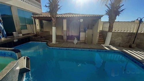 Casa com 3 quartos, sendo 1 suíte para alugar, 280 m² por R$ 4.640/mês - Monte Castelo - J