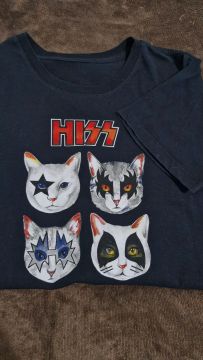 Camiseta KISS com estampa de gatos