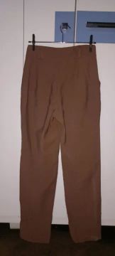 Calça justa. Tamanho P