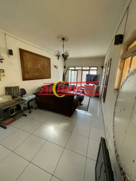 Sobrado com 3 quartos sendo 1 suíte para alugar, 340m² - Vila Galvão - Guarulhos/SP por R$