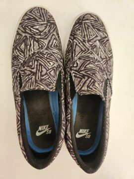 Tênis Nike SB Slip-On Preto e Branco