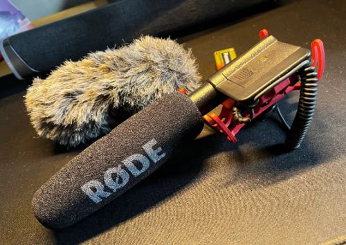 Microfone profissional rode videomic direcional com sistema rycote