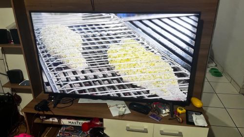 TV LED 50 polegadas LG - Ótimo estado!
