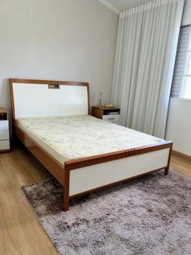 Cama de casal com colchão 