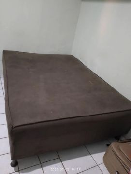 Cama Box de casal em ótimo estado