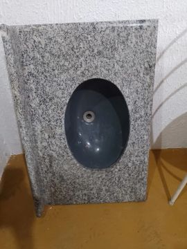 Pia de banheiro granito