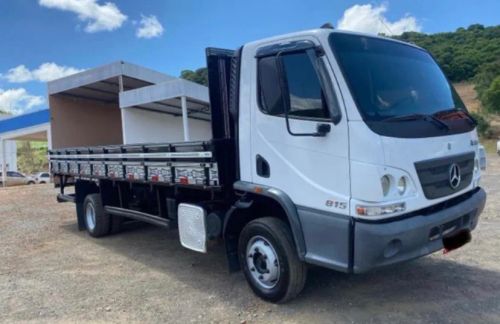 MB Accelo 815 carroceria ano 2015