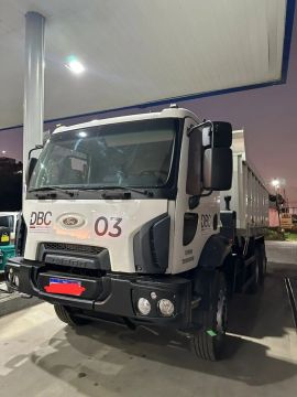 Caminhão Ford Cargo 2629 6x4 - Ano 2013