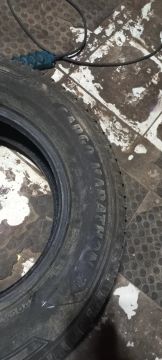 Vendo 2 Pneus 205/75 R16, em ótimo estado de conservação 